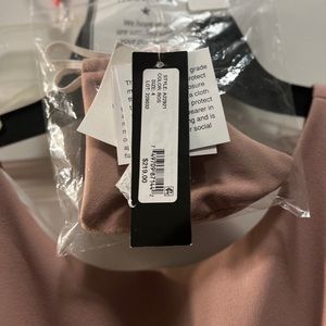 Selling my beautiful elegant dress i bought this 3months ago @macys Neverworn